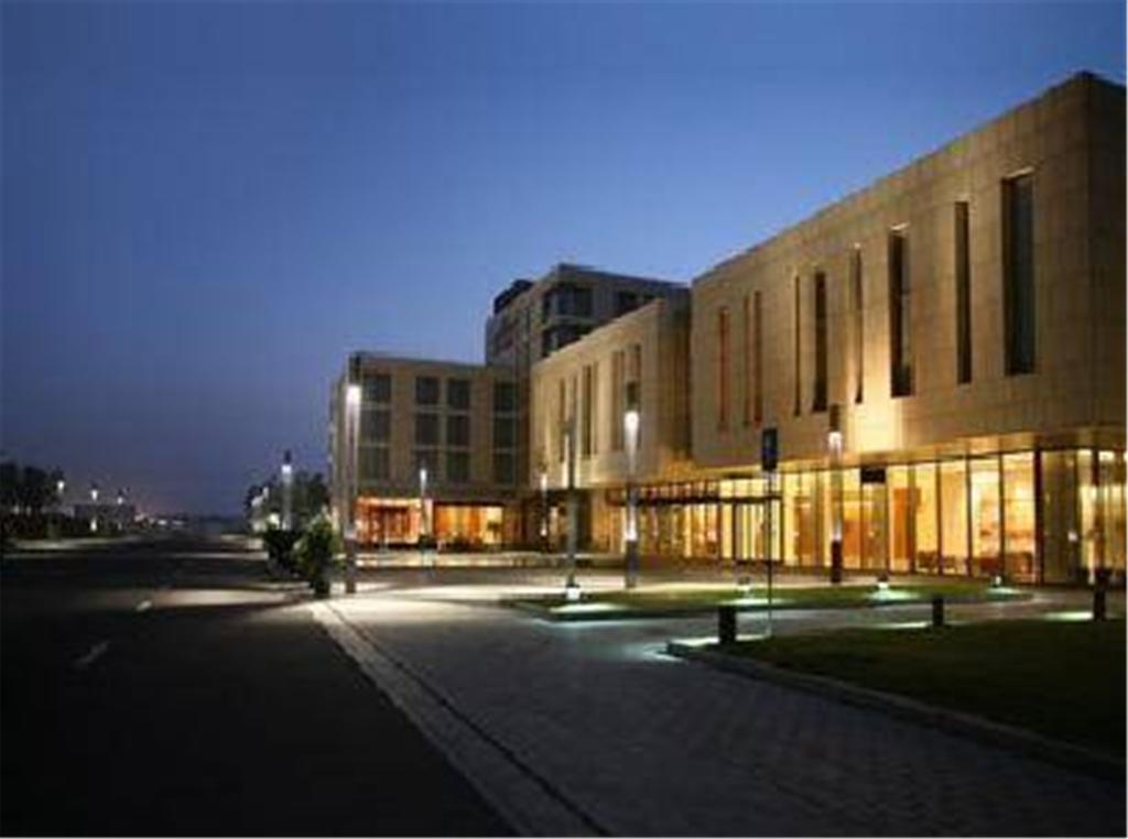 Howard Johnson Plaza Lingang Shanghai Nanhui Eksteriør bilde