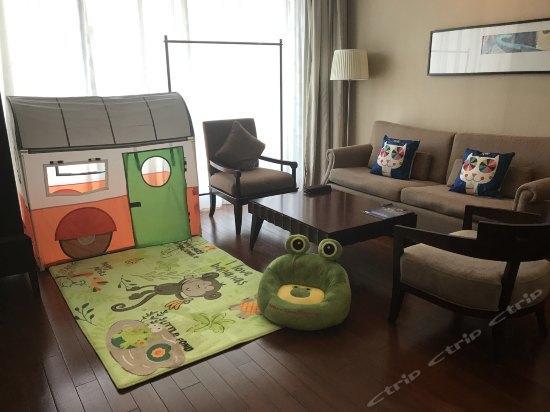 Howard Johnson Plaza Lingang Shanghai Nanhui Eksteriør bilde