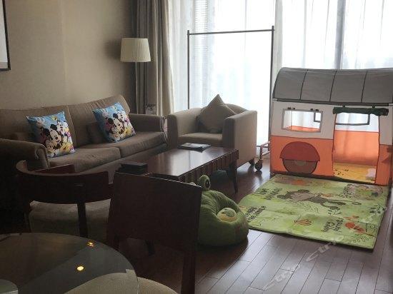 Howard Johnson Plaza Lingang Shanghai Nanhui Eksteriør bilde