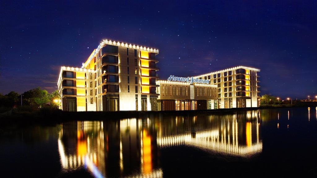 Howard Johnson Plaza Lingang Shanghai Nanhui Eksteriør bilde