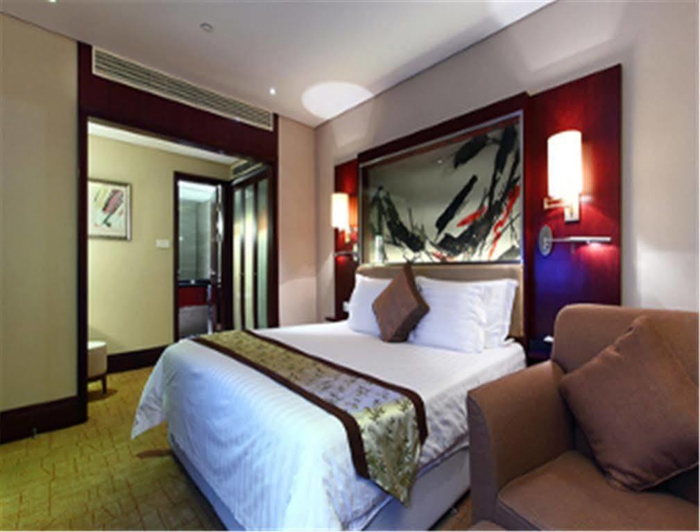Howard Johnson Plaza Lingang Shanghai Nanhui Eksteriør bilde