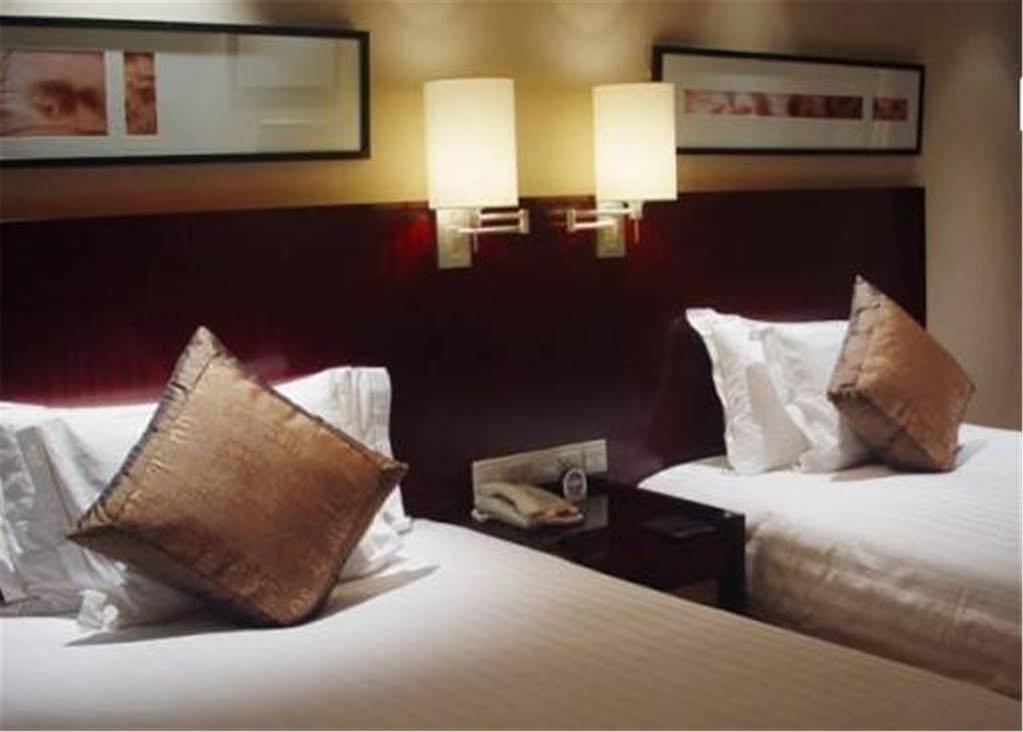 Howard Johnson Plaza Lingang Shanghai Nanhui Eksteriør bilde
