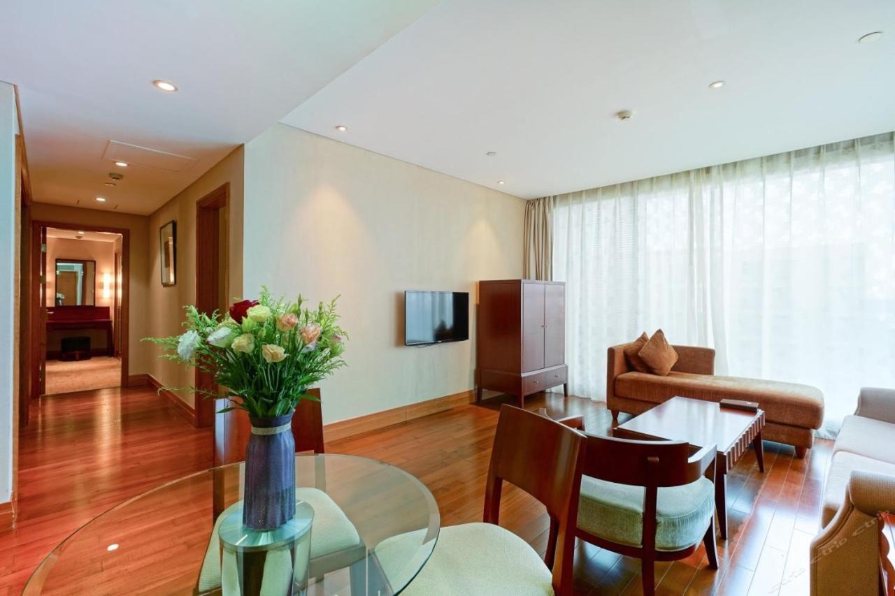Howard Johnson Plaza Lingang Shanghai Nanhui Eksteriør bilde